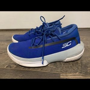 Boys Under Armour Steph Curry sneakers